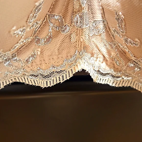 Victoria's Secret Dream Angels Lined Demi Bra - Picture 4 of 7